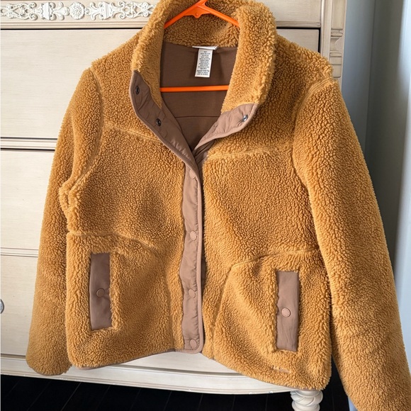 L.L. Bean’s Sherpa Fleece Jacket in Antique Gold - Picture 4 of 6
